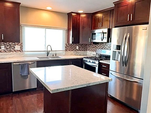 2nd image of 2126 Shoreview Pl