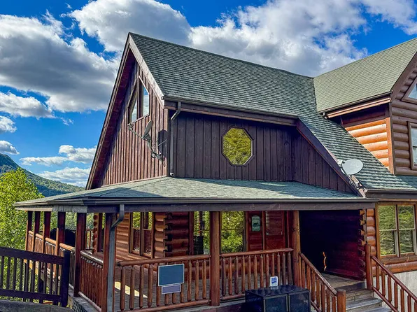 1352 Timberwolf Way, Sevierville, TN 37876