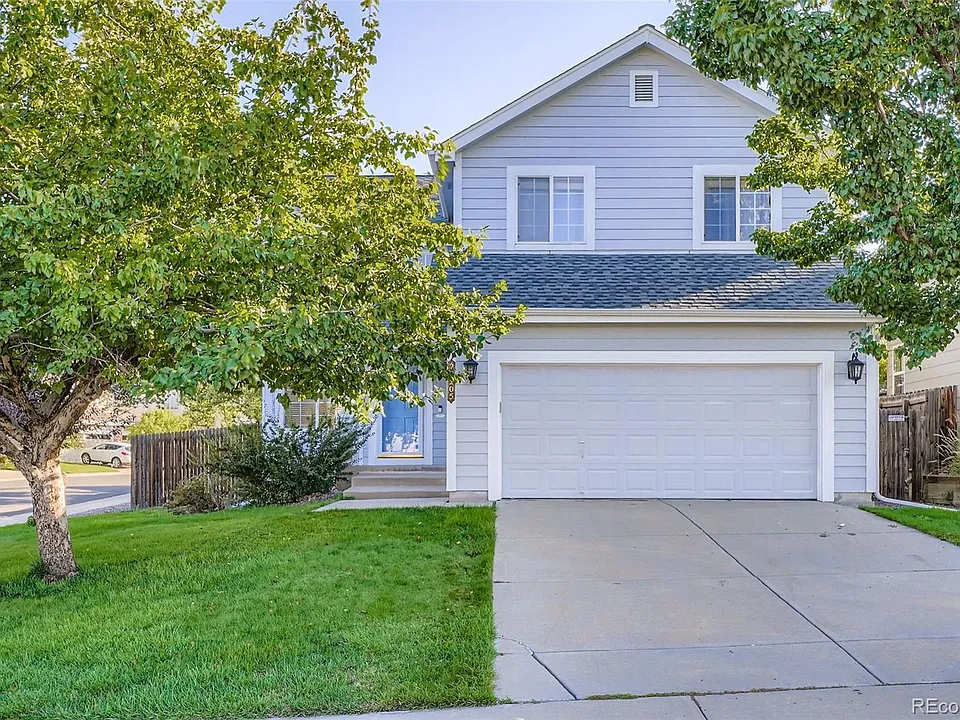 23205 E Lake Pl