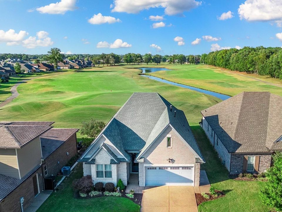 1st image of 445 Saint Andrews Way