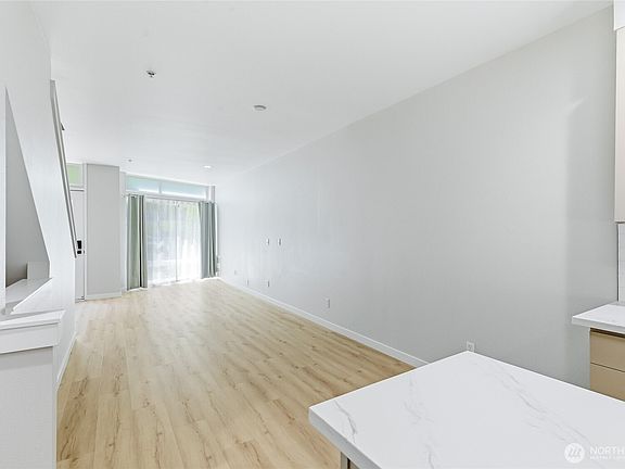 4th image of 15200 NE 81st Way #106