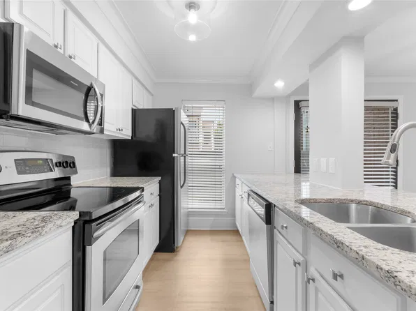 5928 Sandhurst Ln APT 127, Dallas, TX 75206