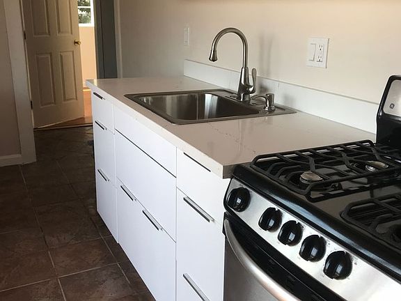 5th image of 28-30 6th St #57