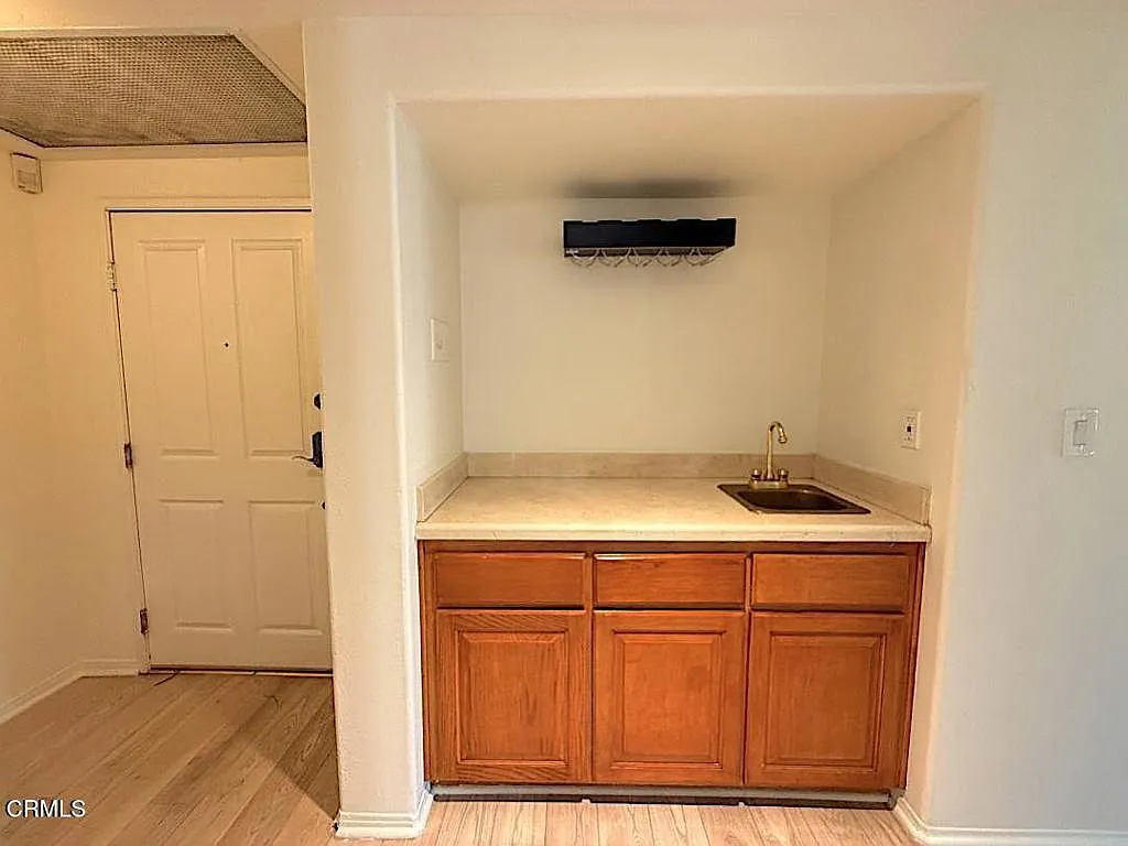 3 bed, 3.0 bath, 1500 sqft, $4,500 — Photo 3