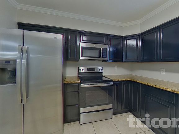 4th image of 25568 Dogwood Ln
