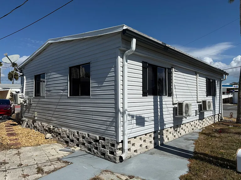 1375 Pasadena Ave S #201 — Photo 12