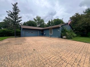 102 Jennifer Dr, Mahomet, IL