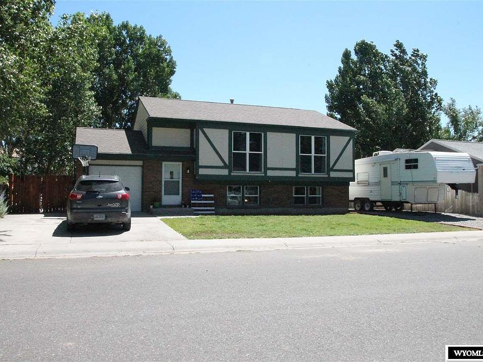 1st image of 417 Spire Dr