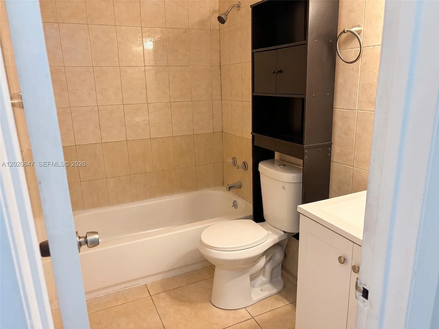New World Condo Apts Iii — Photo 4