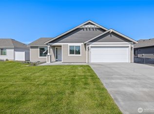 214 N Lessor Loop, Moses Lake, WA 98837