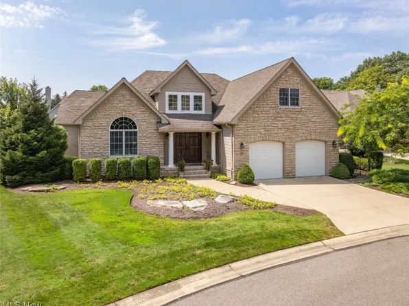 95 Nantucket Ct, Bratenahl, OH 44108