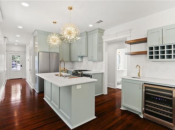 3rd image of 2833 Pine St #2833