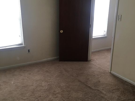 2nd image of 616 W 4th St