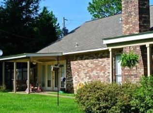 33 Mackerel Dr, Hattiesburg, MS 39402