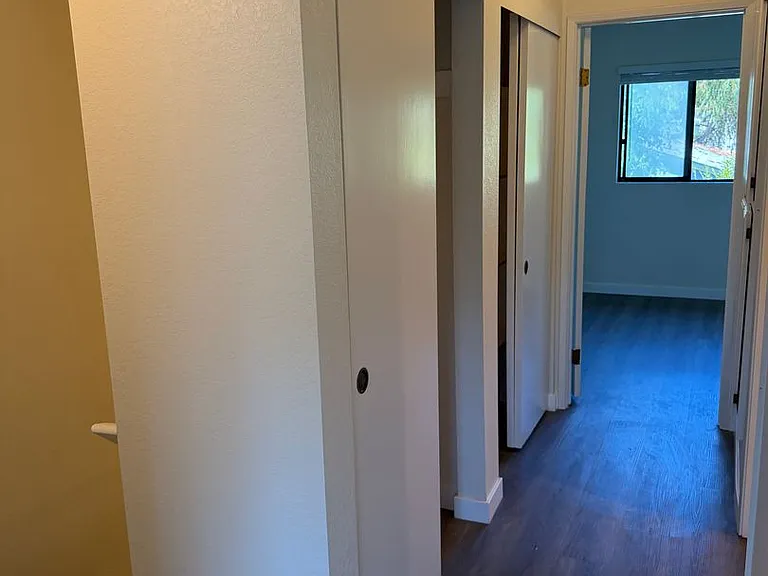 1736 Cable St #3 — Photo 17