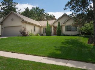 141 Pine View Dr, Madison, WI 53704
