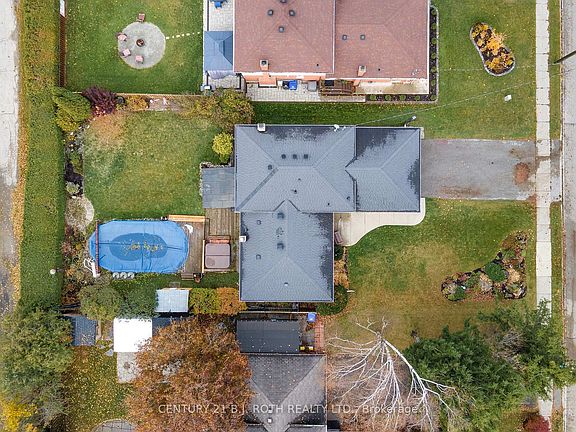 4th image of 212 Church St