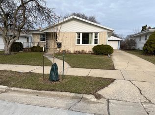 909 Perry Ave, Racine, WI 53406
