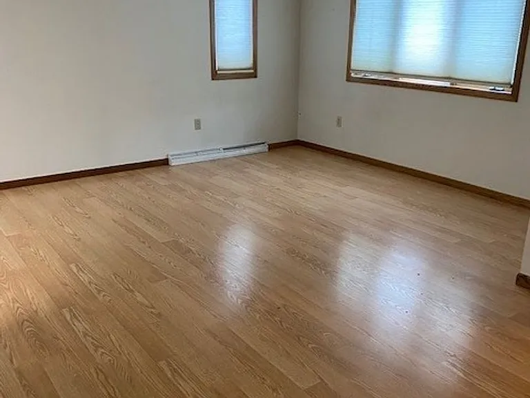700 Meadow Park Dr — Photo 1