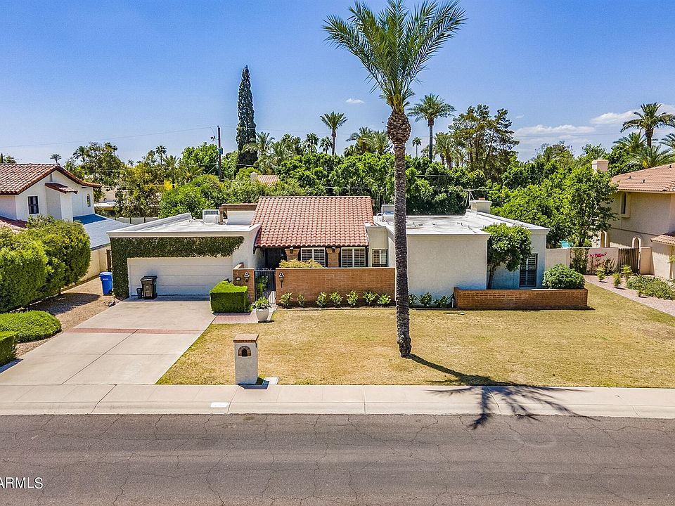 1st image of 711 W Las Palmaritas Dr