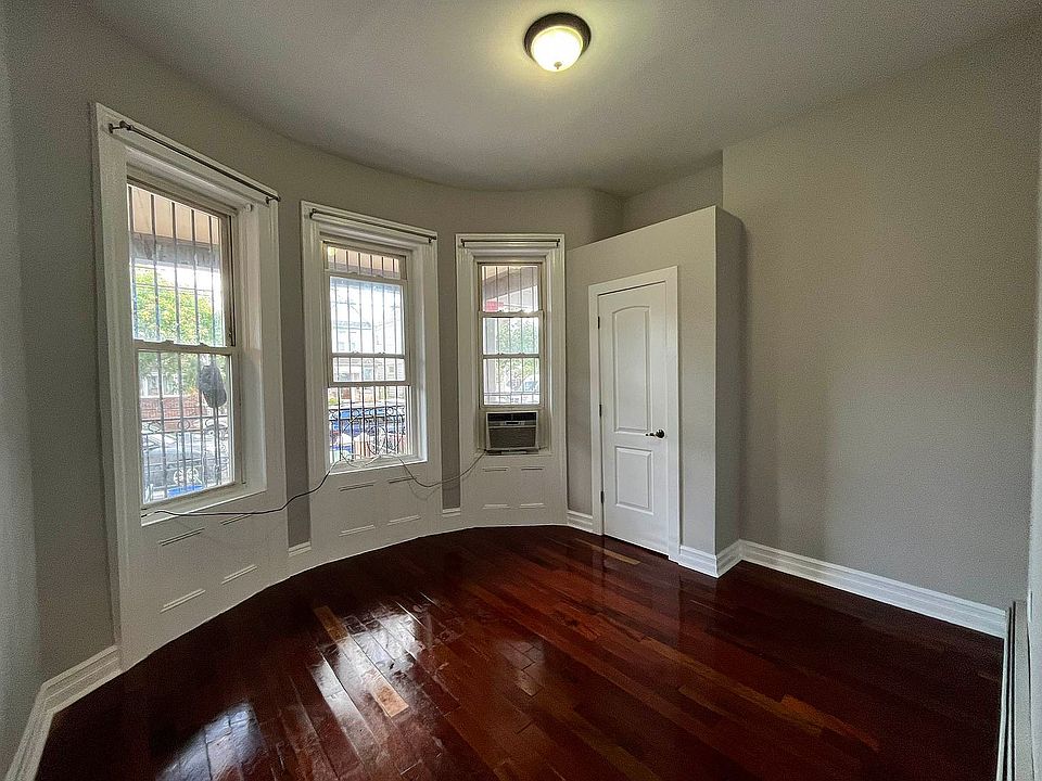 1st image of 13807 97th Ave #1