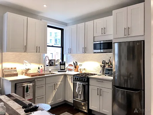 Rented by Anchor Associates | media 16