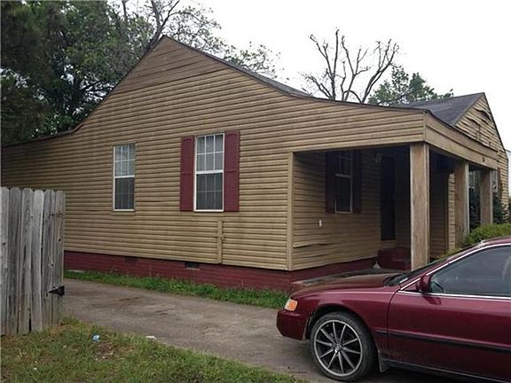 2nd image of 810 Hibiscus St
