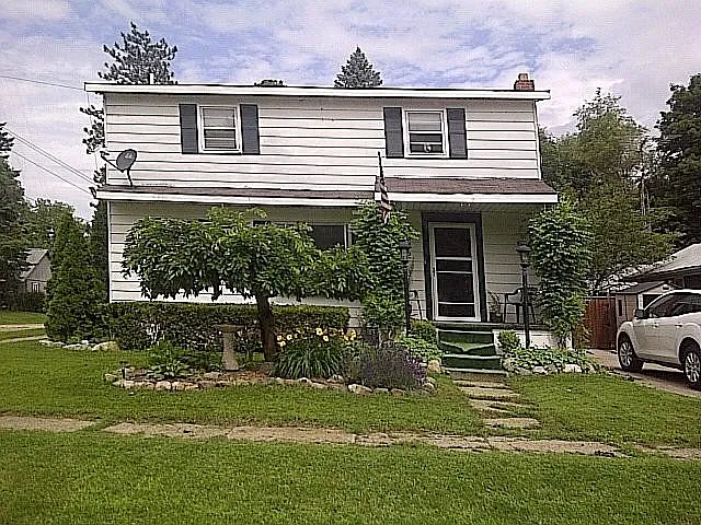 4842 Water St photo 1