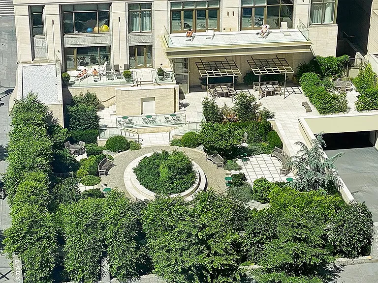 160 W 62nd St #21F — Photo 7