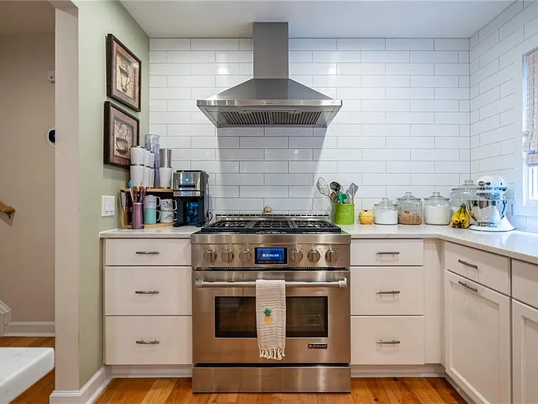 1421 Hillpine Ln NE — Photo 10