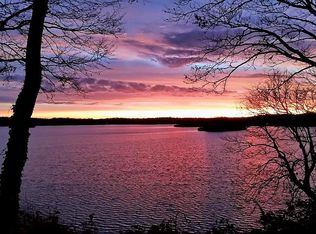 28 Cove Rd, Forestdale, MA 02644