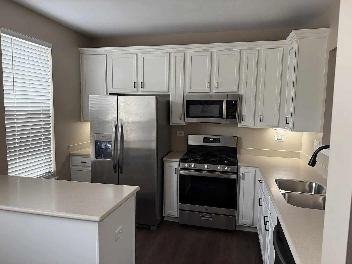 3 bed, 2.5 bath, 1864 sqft, $2,800 — Photo 4