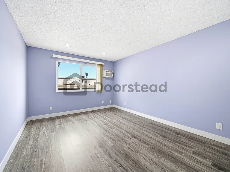 1826 S Bundy Dr #5 — Photo 13