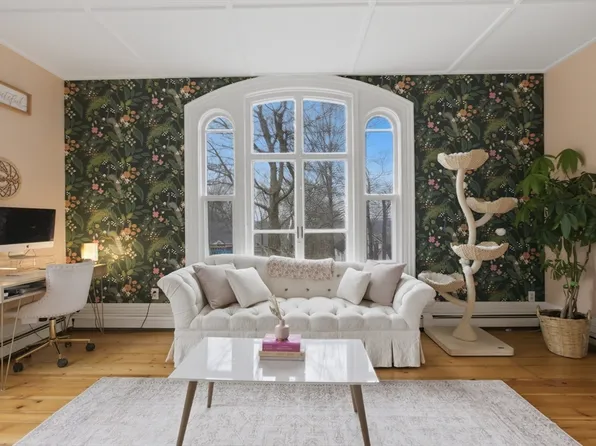 4 Mount Vernon St APT 3, Haverhill, MA 01830