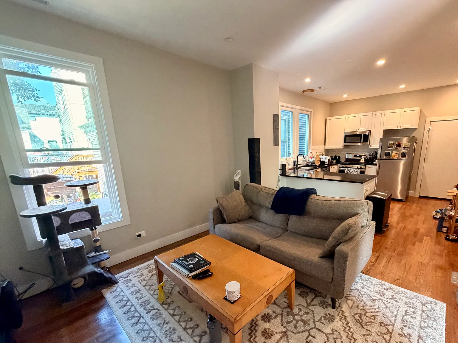 2621 W Homer St — Photo 4