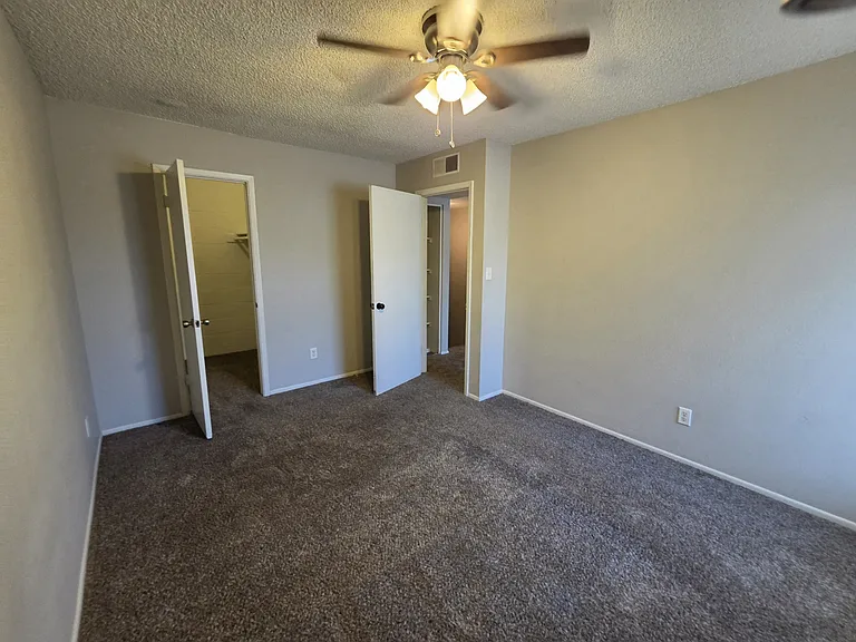 3213 W Royal Palm Rd — Photo 14