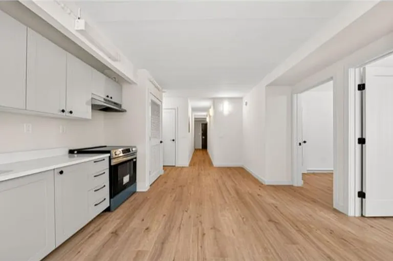1824 Anthony Ave — Photo 4