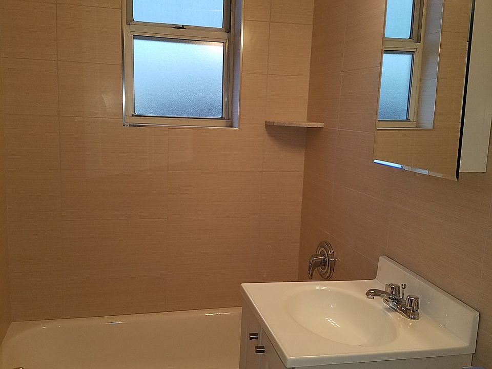2nd image of 2634 West St APT 5C