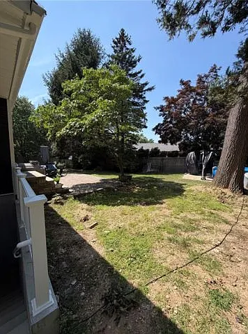 4 bed, 2.0 bath, 2500 sqft, $5,000 — Photo 3