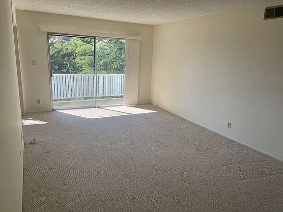 4th image of 8036 Greenridge Dr #5
