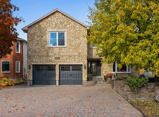 563 Merkley Dr, Ottawa, ON K4A 1V9