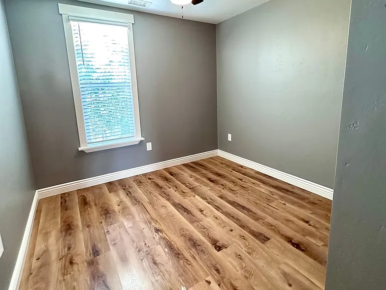 Third Avenue Duplex — Photo 8