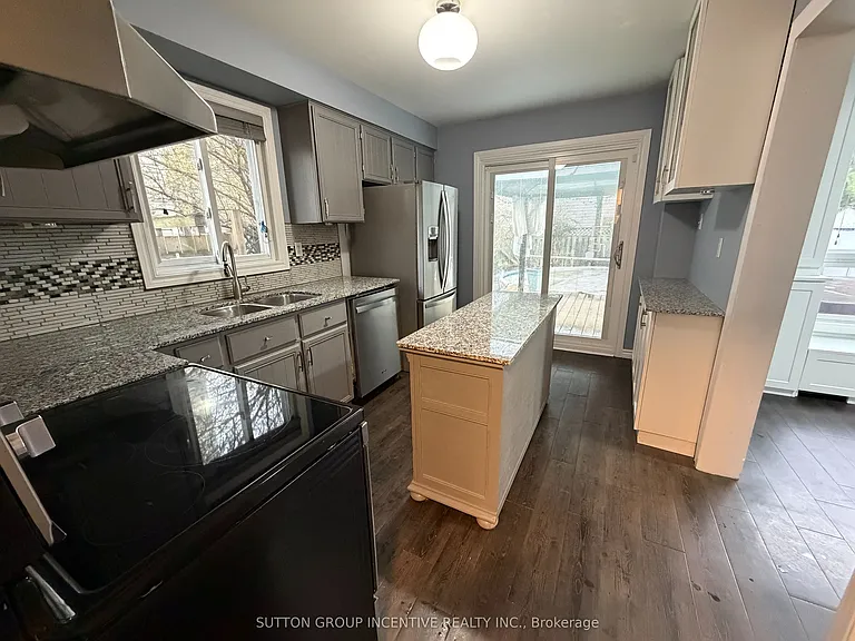 90 Moon Dr — Photo 10