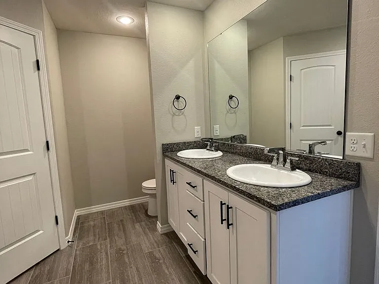 696 N Montego St — Photo 14
