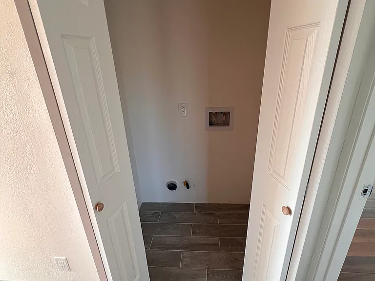 2221 Orange Grove Ave #B — Photo 3