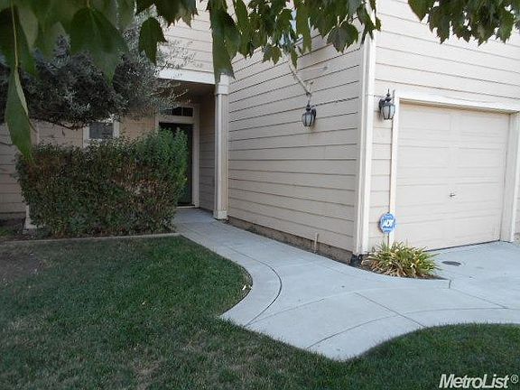3rd image of 1625 Moss Garden Ave