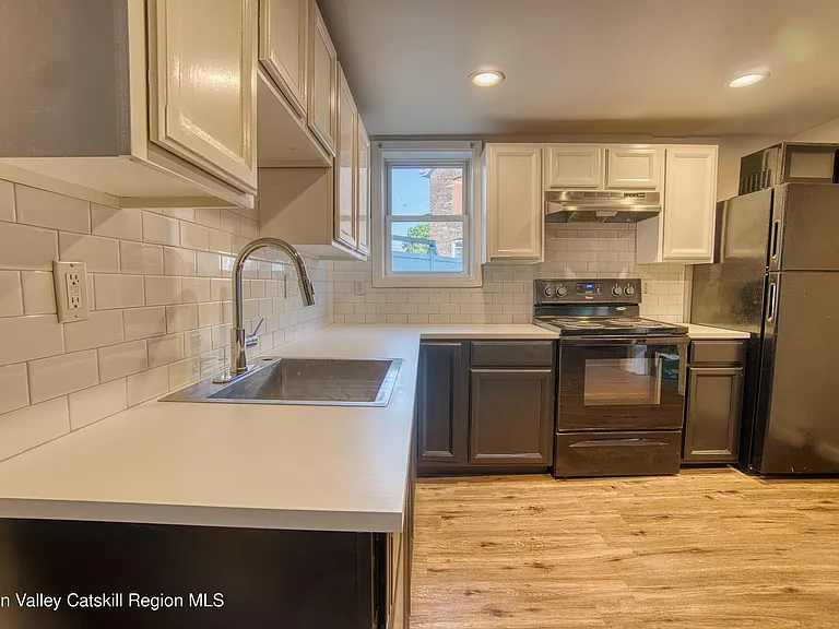 80 Yeoman St #2 — Photo 10