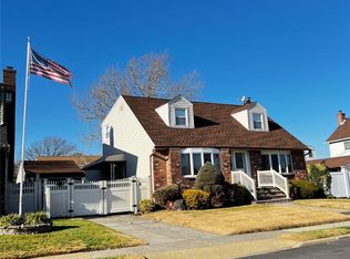 532 Fowler Ave, Franklin Square, NY 11010