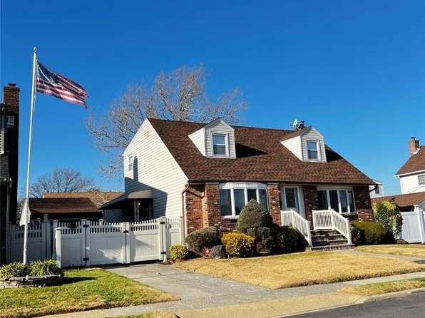 532 Fowler Avenue, Franklin Square, NY 11010