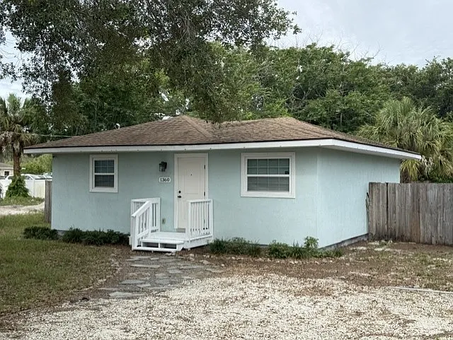 1360 Marshall Dr — Photo 1